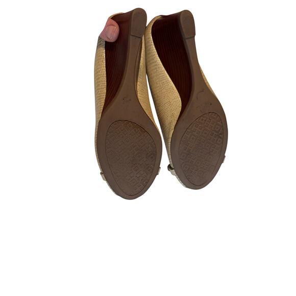 Tory Burch Beige Lizard-Embossed Peep-Toe Wedge Heels Size 6.5M Heel 2.5” - Picture 6 of 6